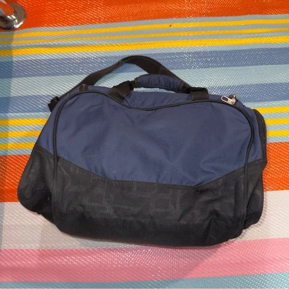Nike Medium Size Navy Blue Black Duffel Bag with Logo - Picture 3 of 11